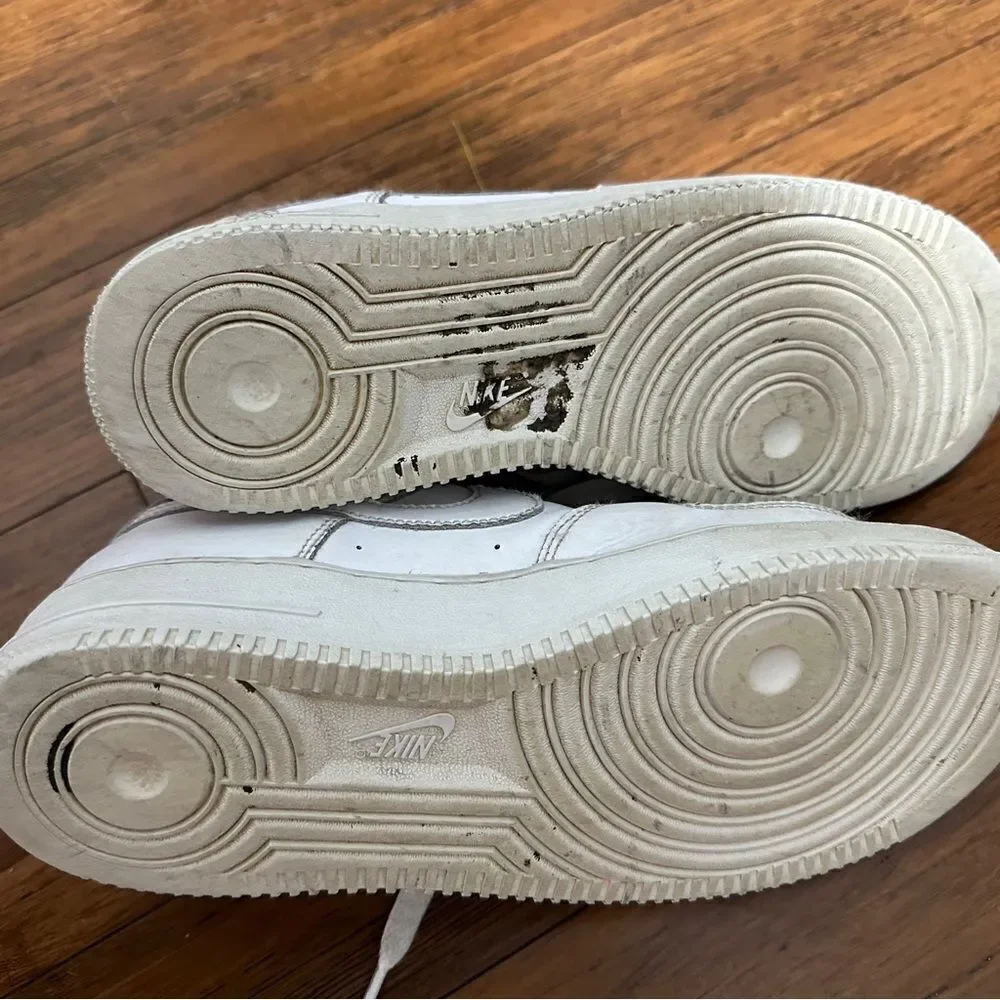 Nike Air Force One kids youth athletic shoes size 6.5